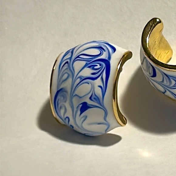 14K Gold Plated Blue | White Marbled Enamel Huggie Mini Hoops Earrings NEW - Picture 10 of 12
